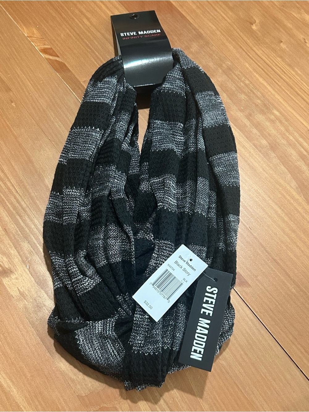 Steve Madden Infinity Scarf Black Silver Metallic Striped NWT